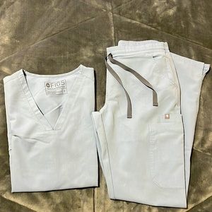 Figs scrub set in dusty blue - Womens